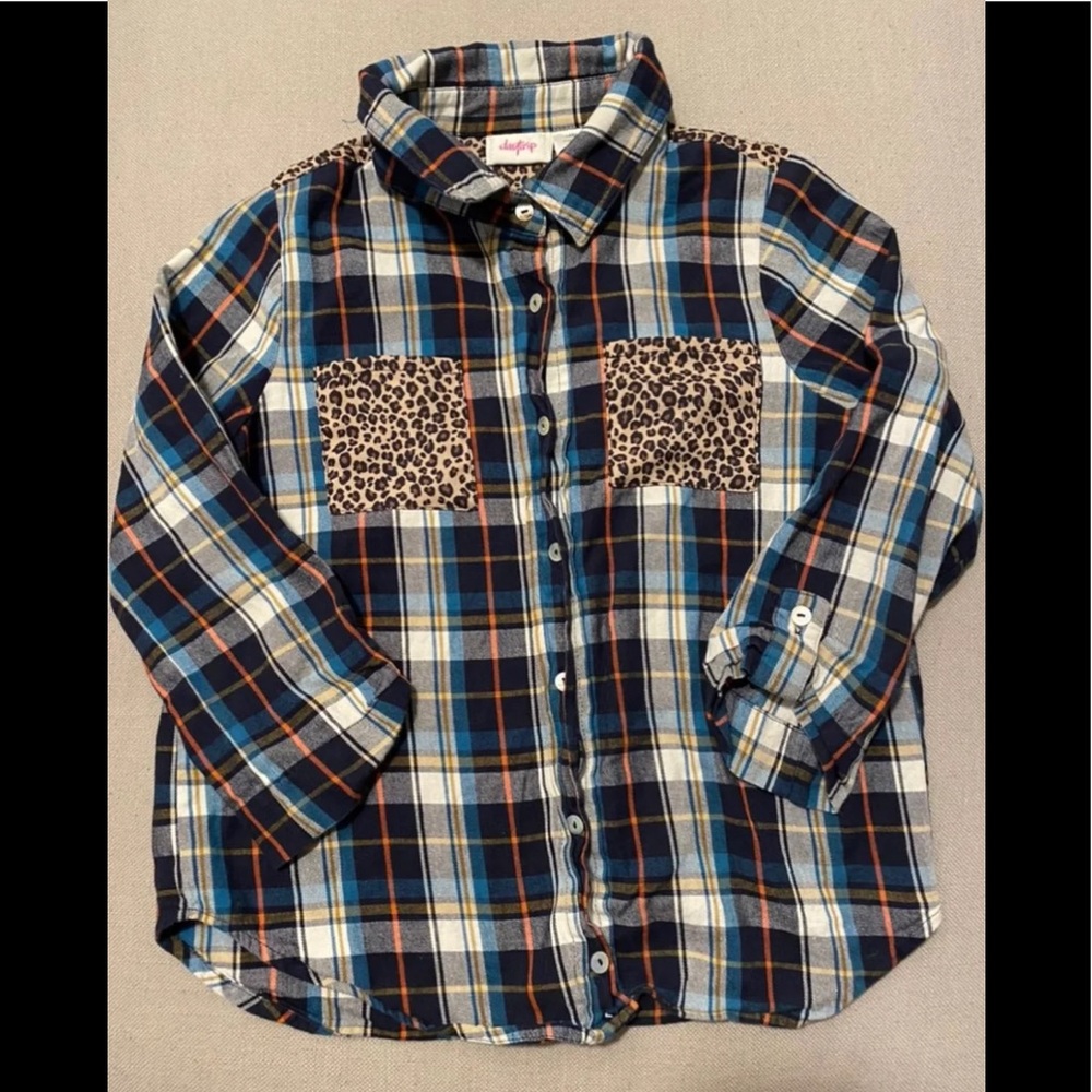 Girl’s plaid shirt